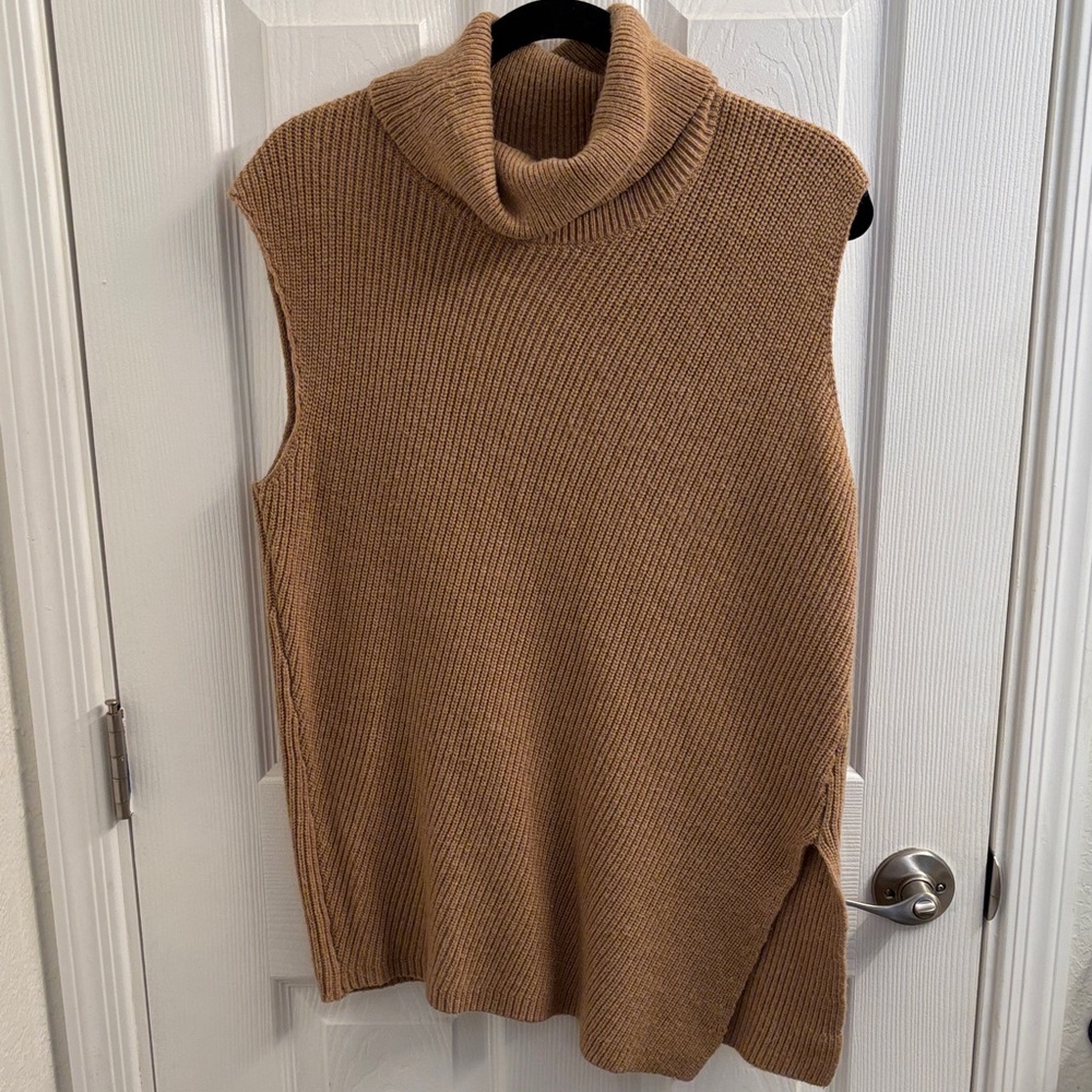 HALOGEN Wool/Alpaca Blend Ribbed Sleeveless Tan Turtleneck Sweater Vest - M